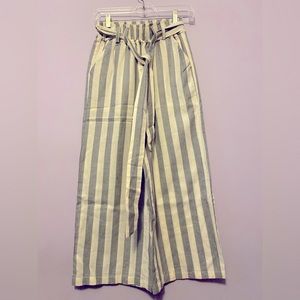 Aqua blue and white XS